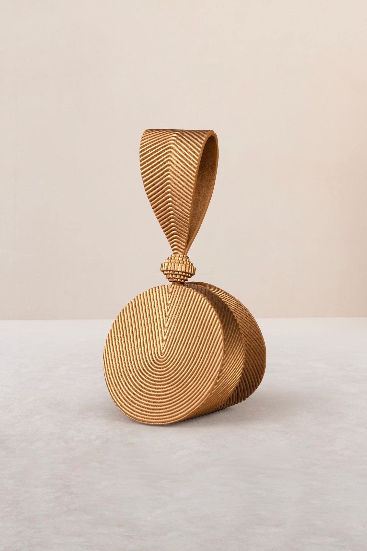 Faux Lether Reeza Wristlet Bag – Metallics