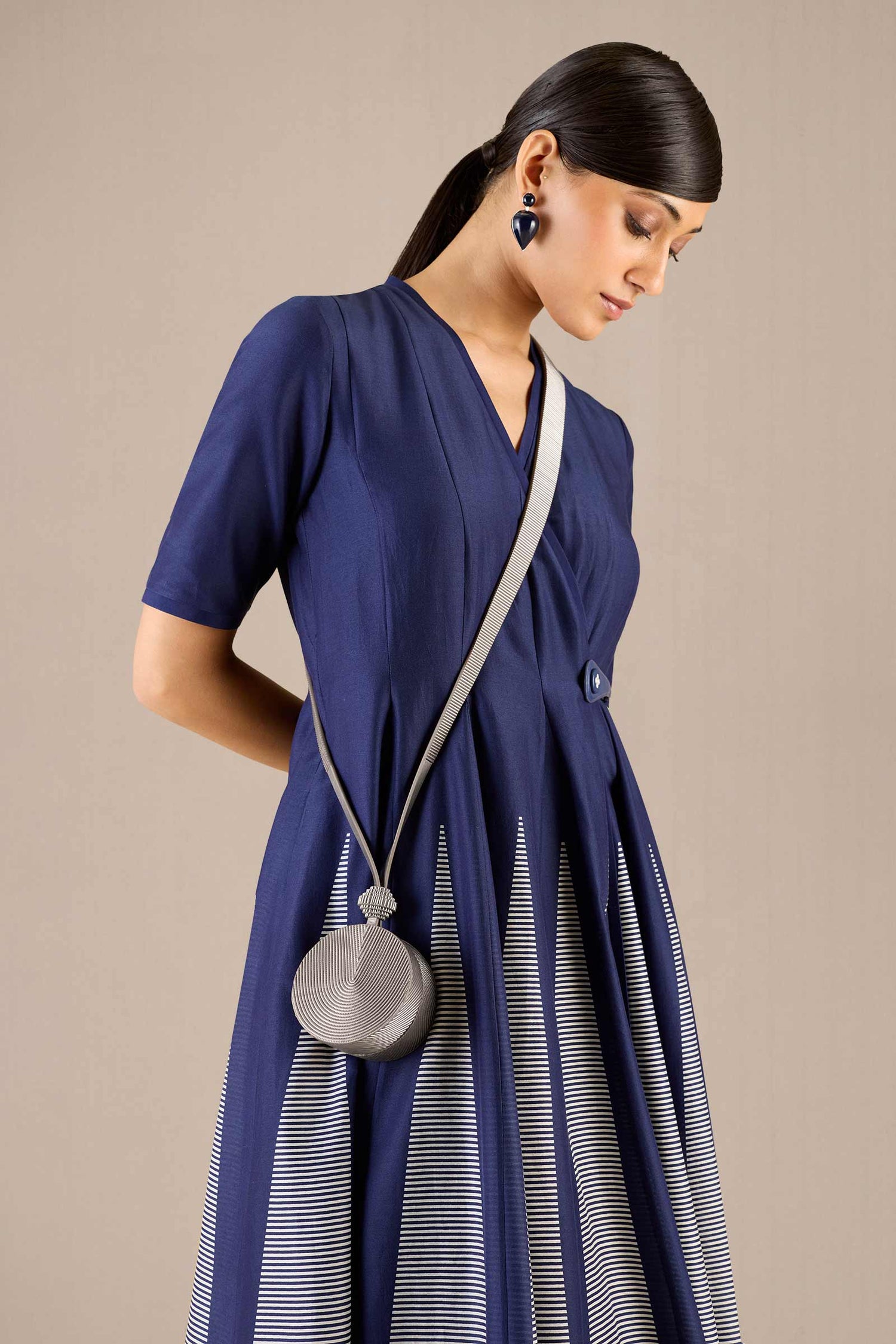 Faux Leather Linea Sling Bag – Metallics