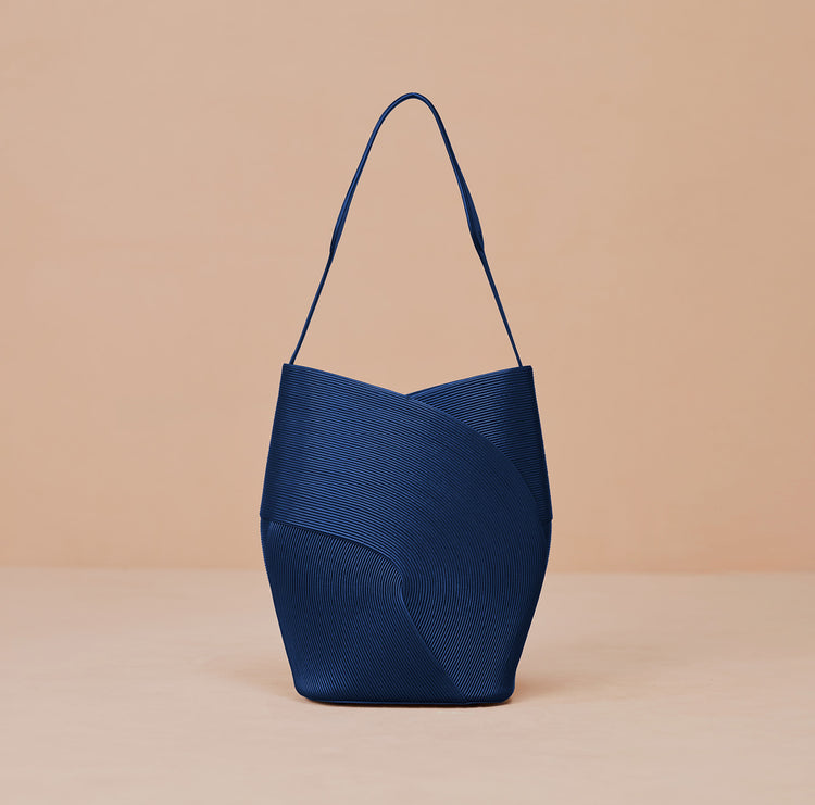 Ilian Shoulder Bag
