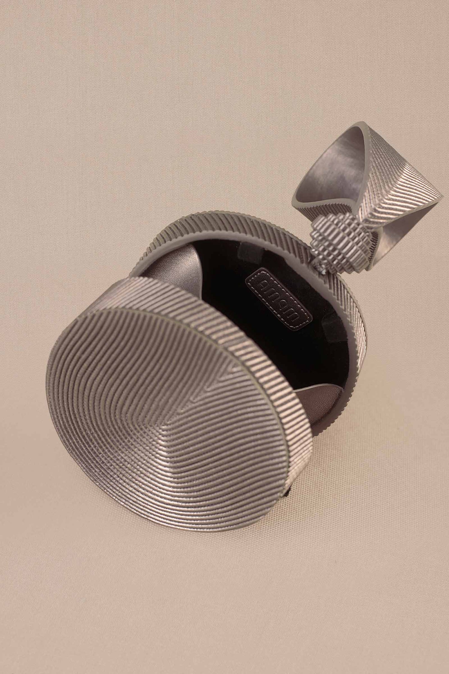 Faux Leather Reeza Wristlet Bag – Metallics