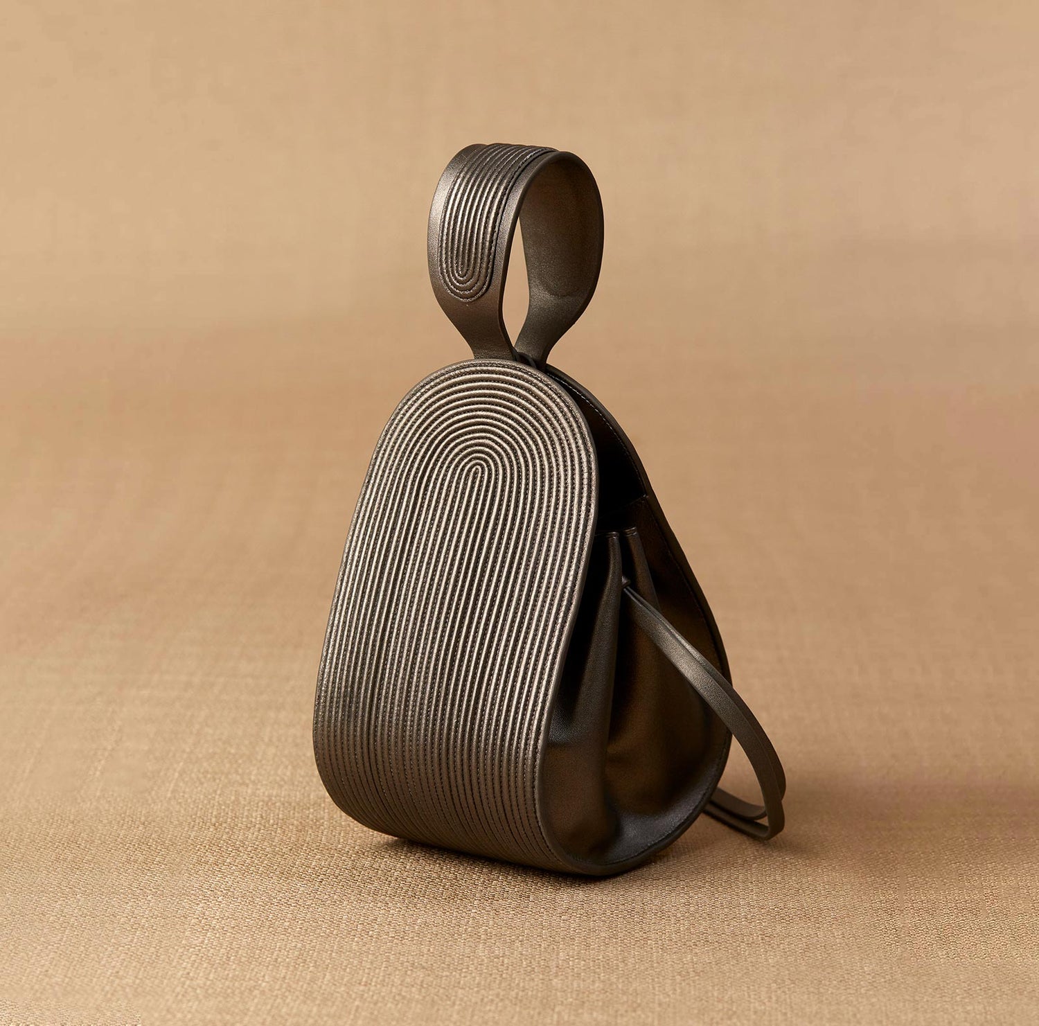 Faux Leather Nésara Bucket Bag – Metallics