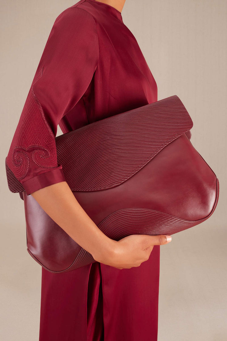 Aniyah Oversized Clutch