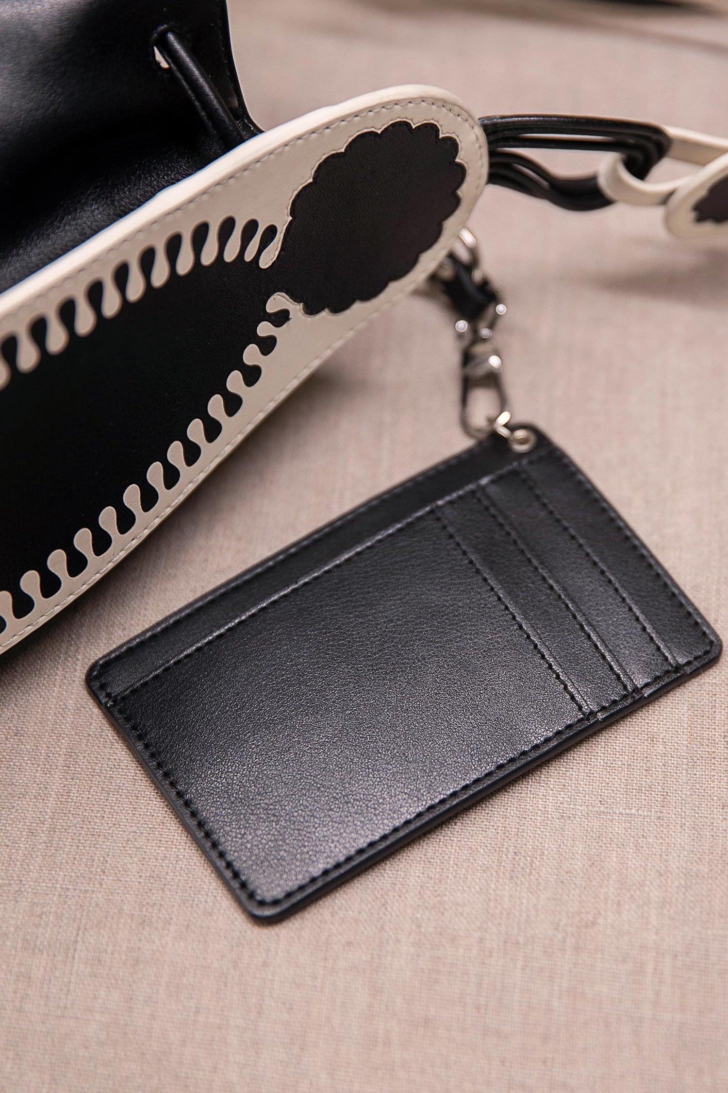 Leather Nusrat Bucket Bag – Black