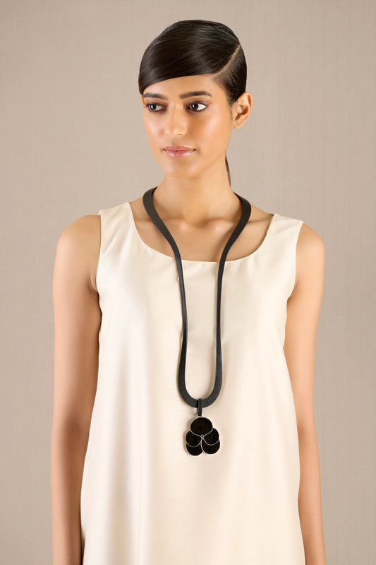 Enamel Nadira Neck Piece – Black