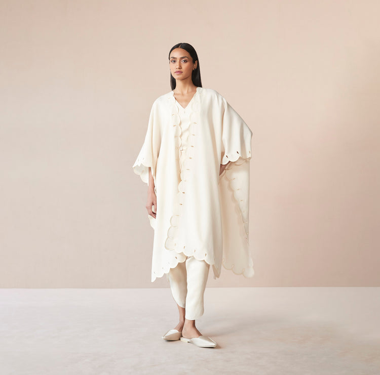 Alea Ivory Woollen Cape Set