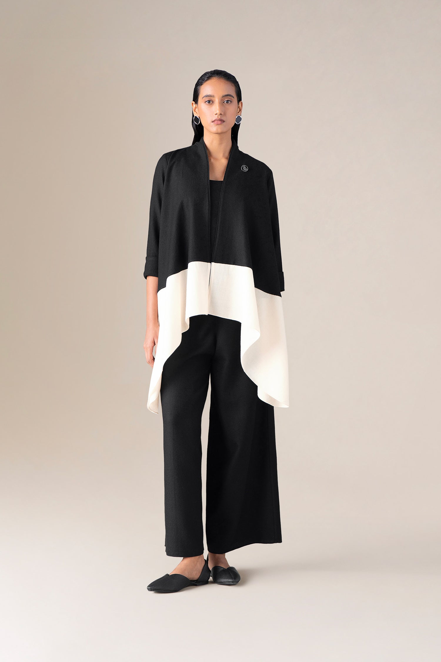  Wool Anh Throw – Black