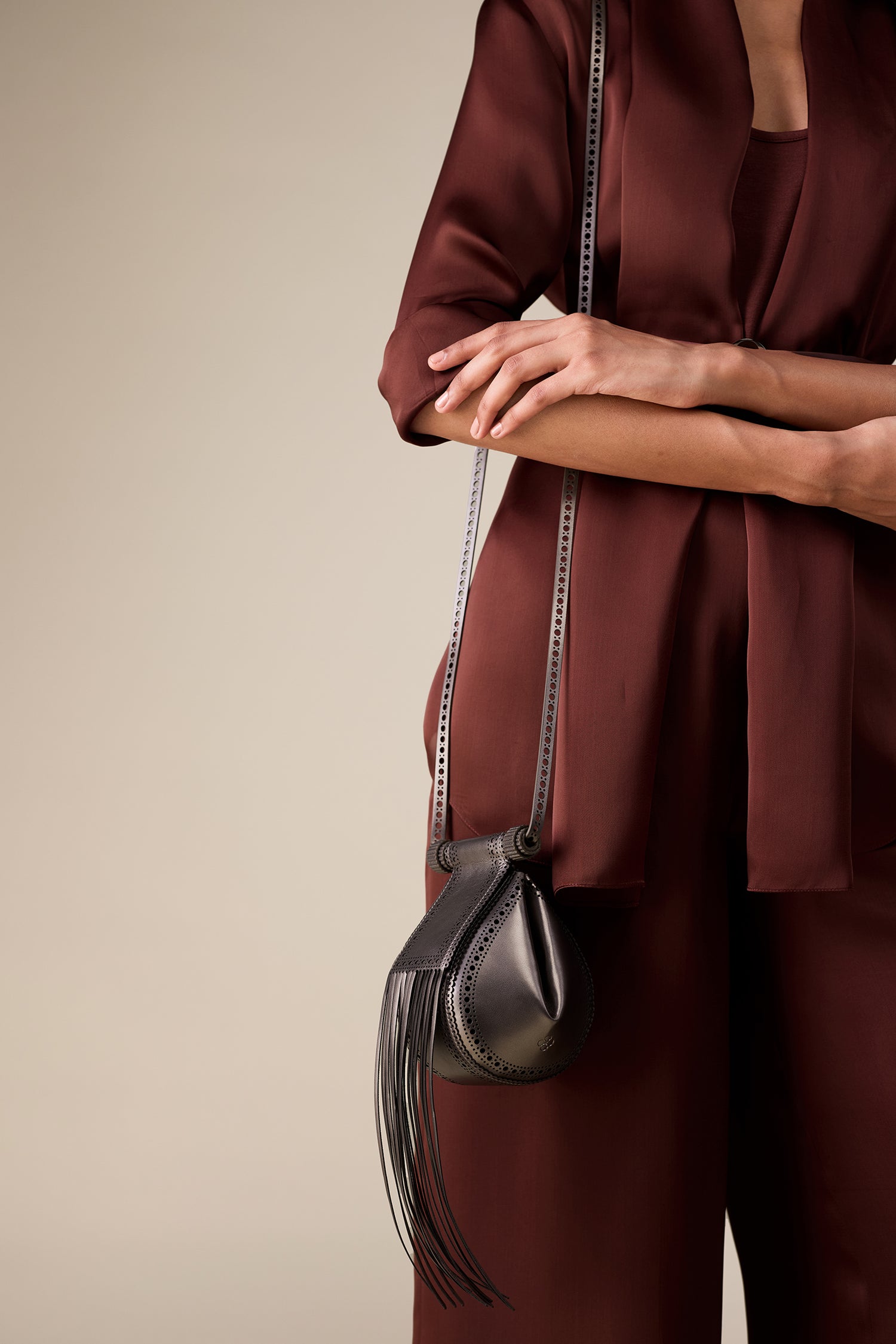  Organza  Mana Throw Set – Black