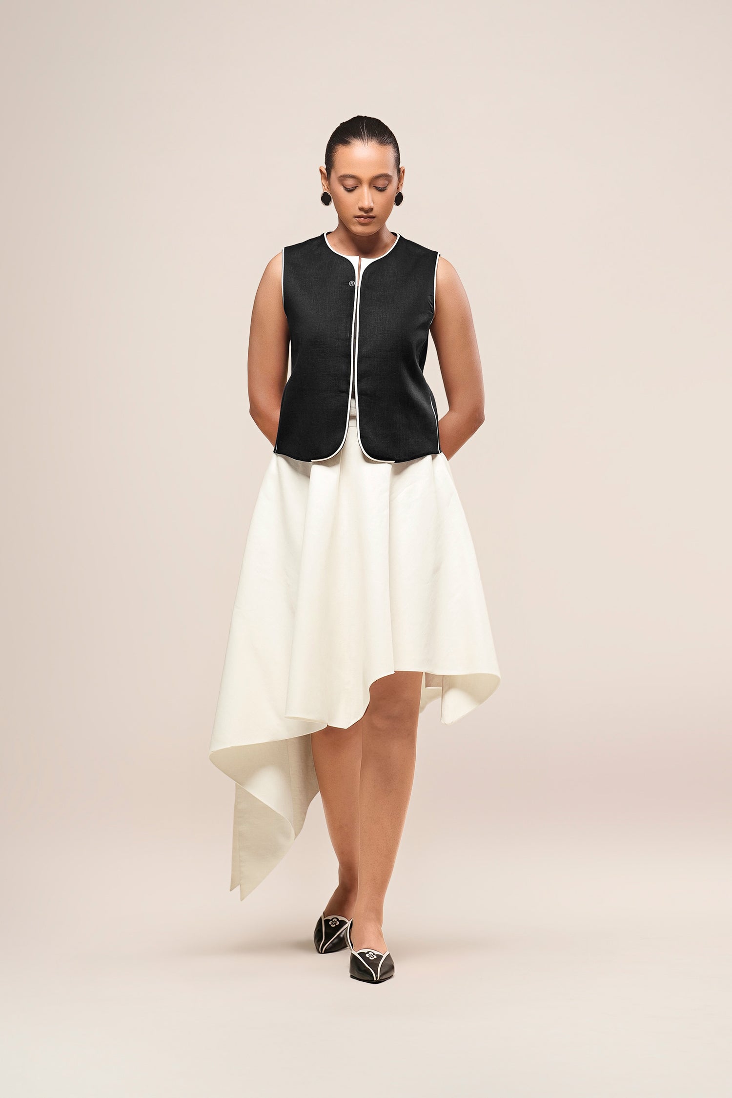  Linen Rumi Waistcoat – Black