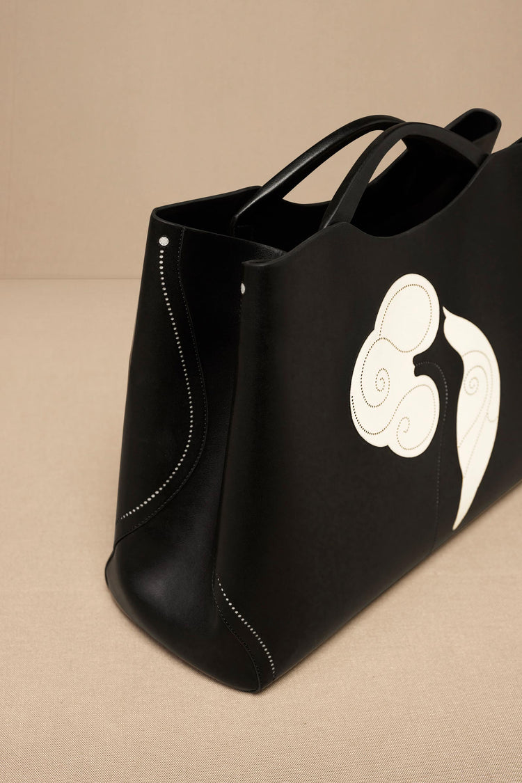 Dilbandi Tote Bag