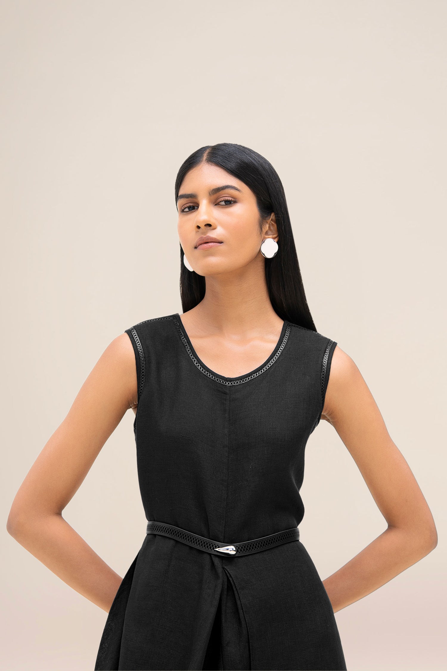  Linen Dove Dress – Black